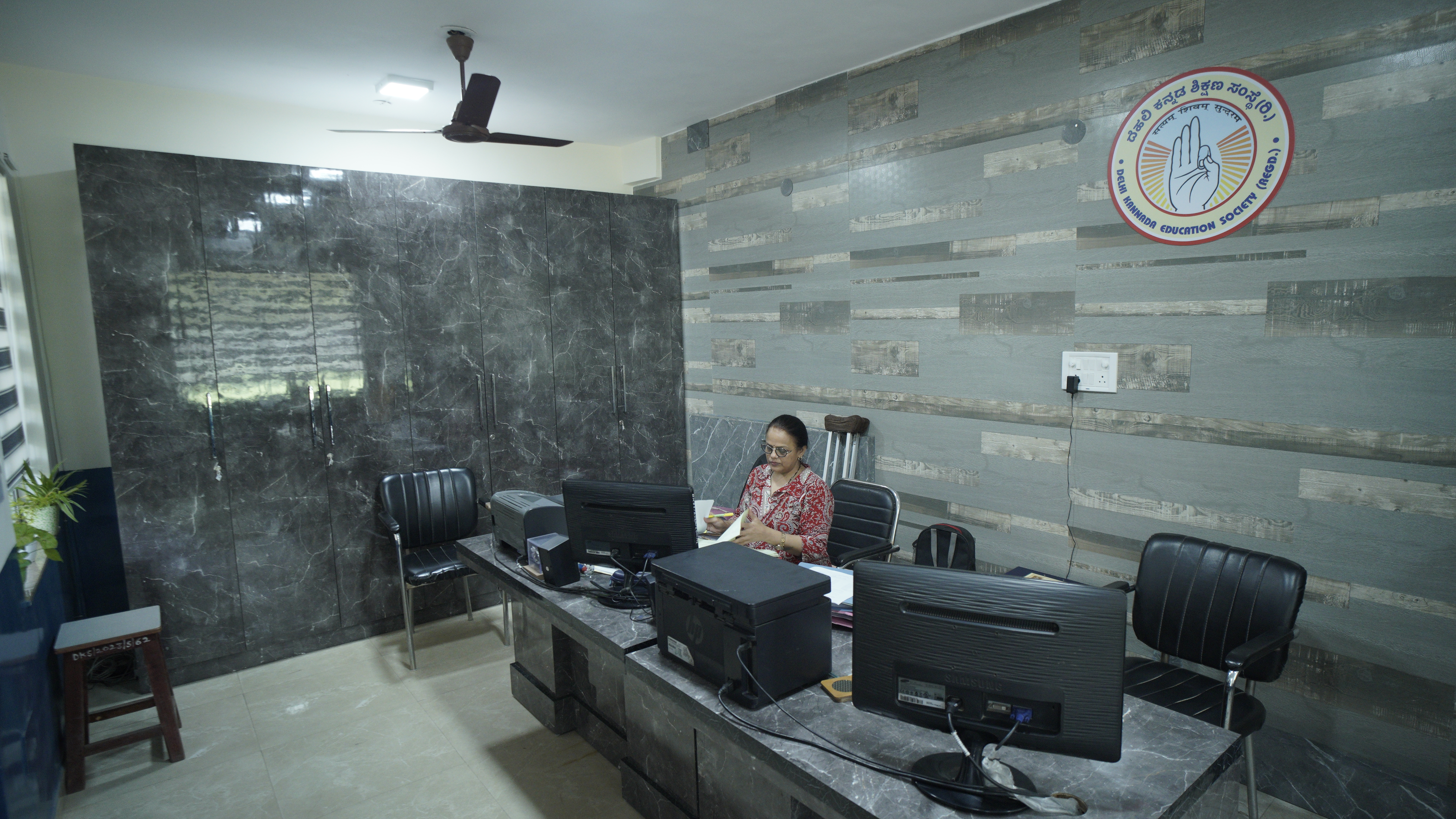 Desk3, photo 10